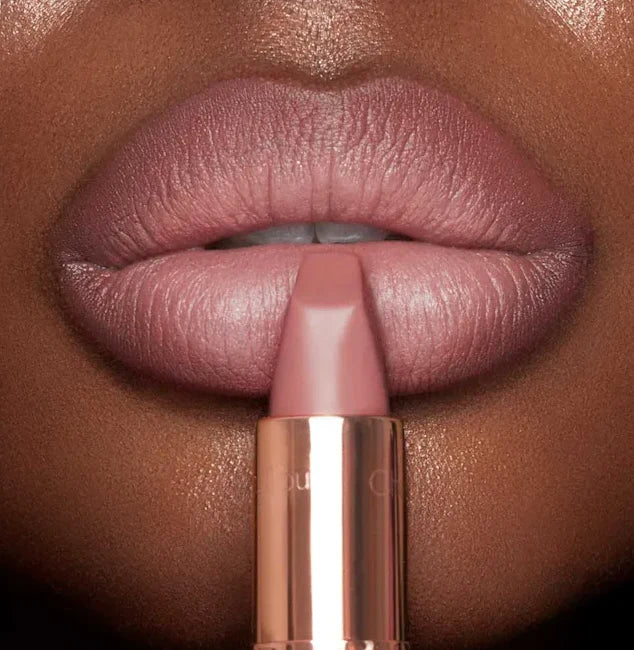 CHARLOTTE TILBURY - MATTE REVOLUTION HYDRATING LIPSTICK / Pillow Talk